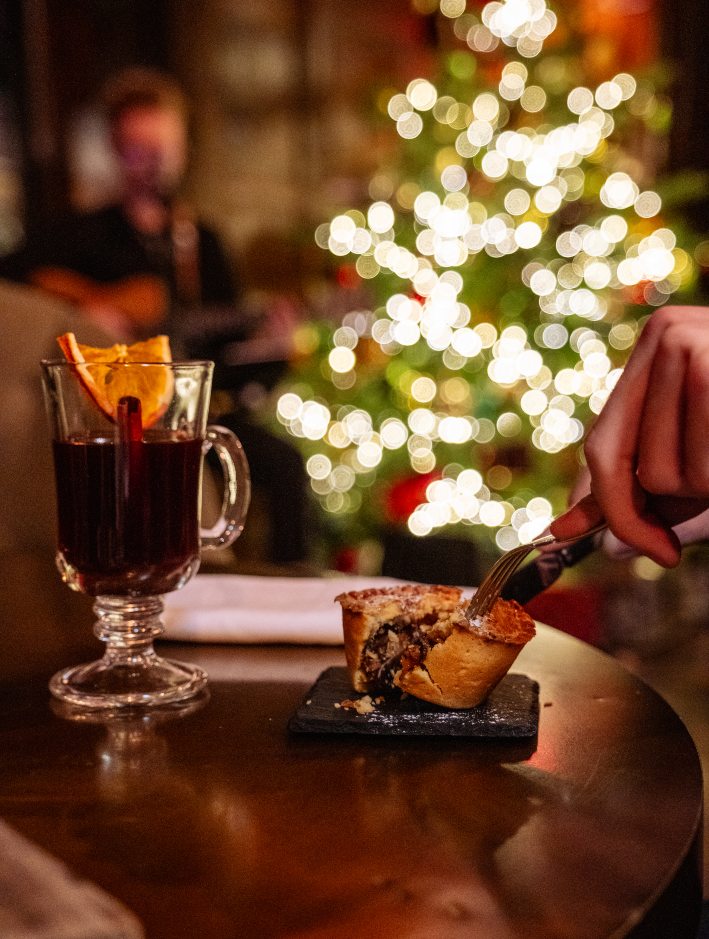 Christmas at The Hind's Head, Bray